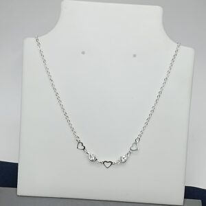 Choker De Prata 2 Zirconias 3 Corações Vazados Fio Meio