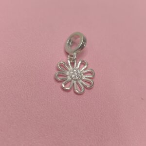 Berloque De Prata Flor Vazada Miolo Com Zirconia