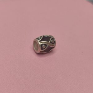 Berloque De Prata Separador Preto Com Corações