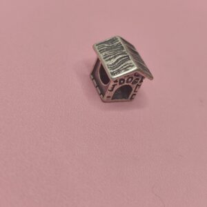 Berloque De Prata Separador Casinha De Dog