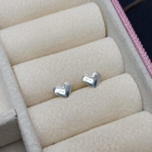 Brinco De Prata Coração Abaulado Pequeno Cod:B1/9