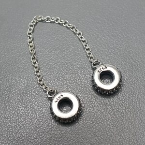 Berloque De Prata Trava Duplo Cravejado Envelhecido