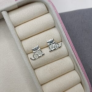 Brinco De Prata Gato Relevo Cod:B1/49