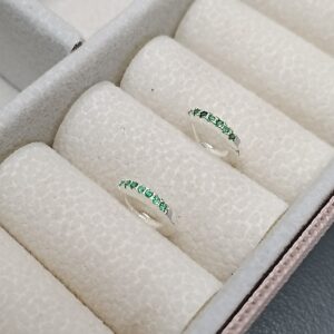 Brinco De Prata Argola Click Cravejada 2mm P Zirconia Verde Cod:ARGC/7