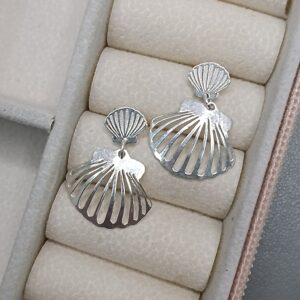 Brinco De Prata Concha Pendente Vazada B2/22