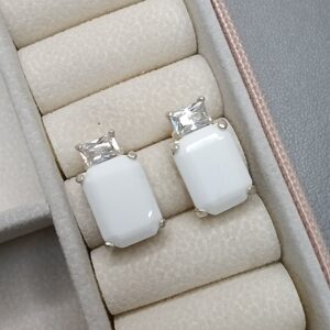 Brinco De Prata 2 Zirconias Baguetes Branca Caixa Alta Cod:PRO