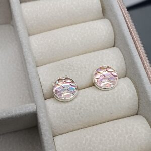 Brinco De Prata Redondo Escama Sereia Rosa Cod:B3/56