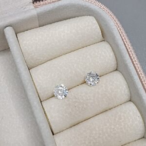 Brinco De Prata Zirconia Redonda 5mm Cod:B4/7