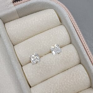 Brinco De Prata Zirconia Quadrada 5x5mm Cod:B4/31