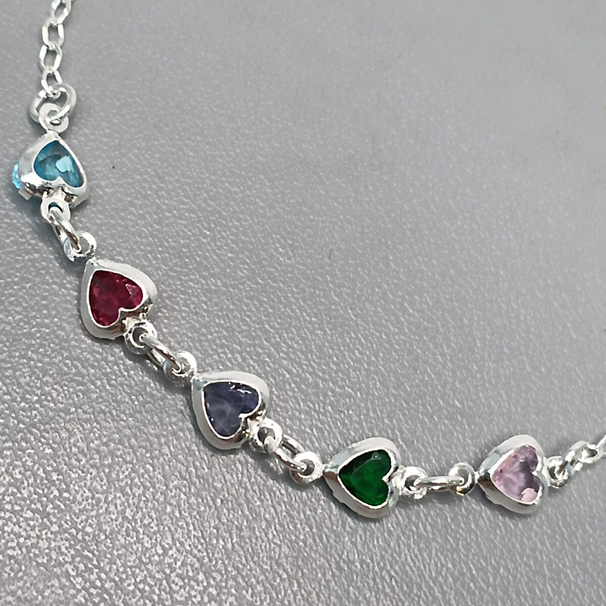 IMG_20251125_171924 pul 5 zirco coração color meio RVRVA 1,7g