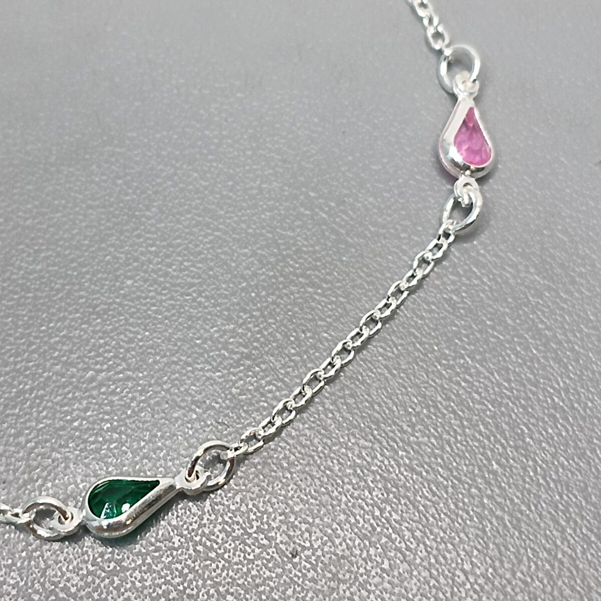 IMG_20251125_174832 pul 4 zirc gota pequena color fio 1,6G