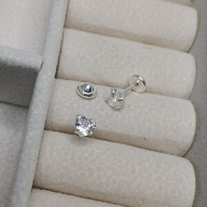 Brinco De Prata Zirconia Coração 4mm Taraxa Baby Cod:B3/46