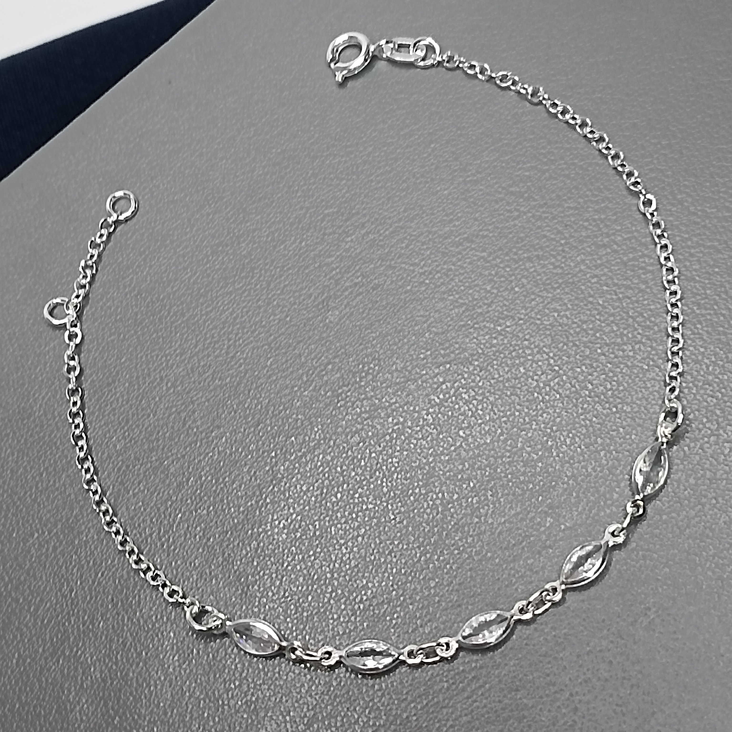 Pulseira De Prata 5 Zirconias Navete Pequenas Meio Cod:MD1