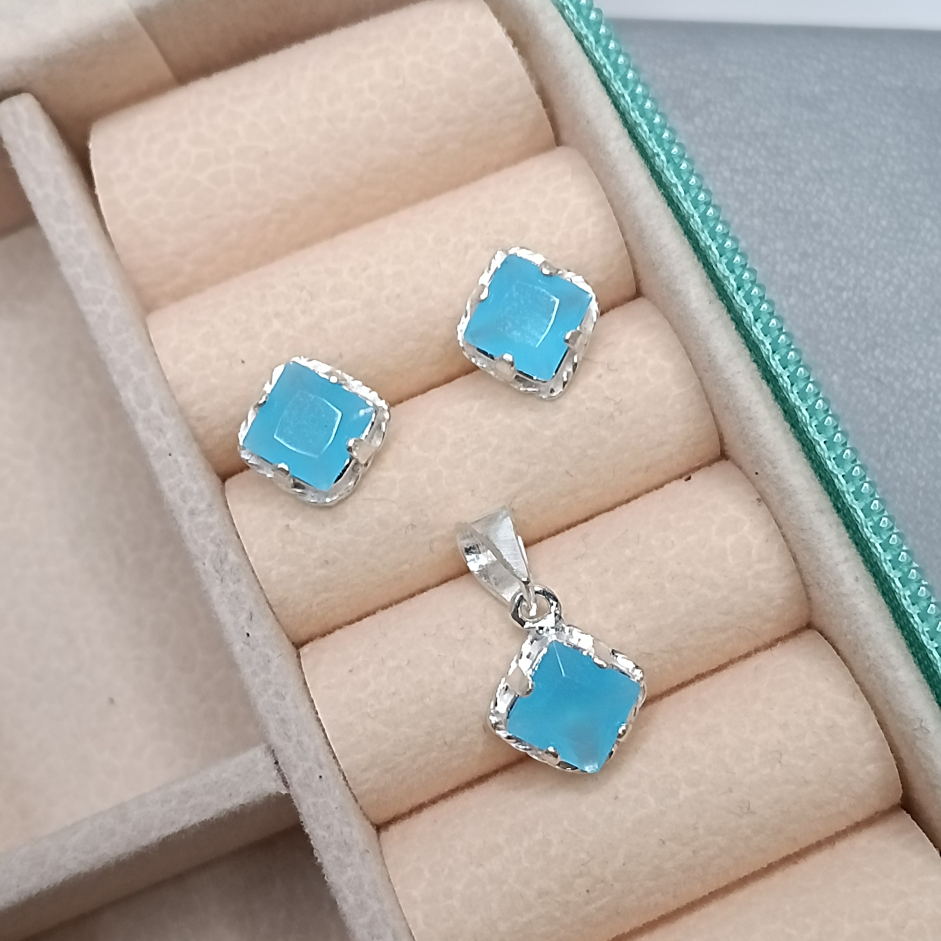 Conjunto De Prata Zirconia Quadrada Azul Leitoso CXA 6mm Cod:MD-CJ35