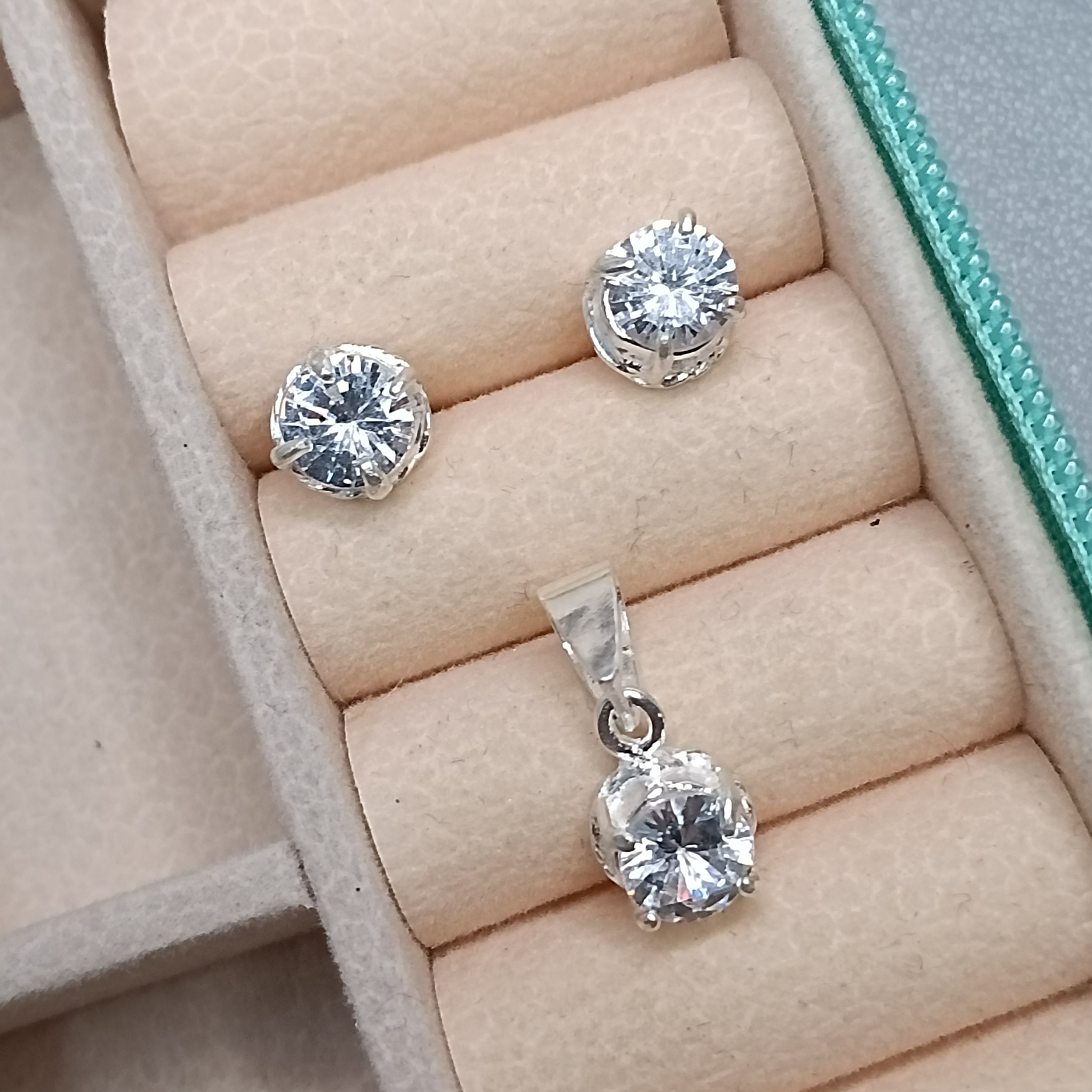Conjunto De Prata Zirconia Redonda CXA 6mm Cod:MD-CJ53