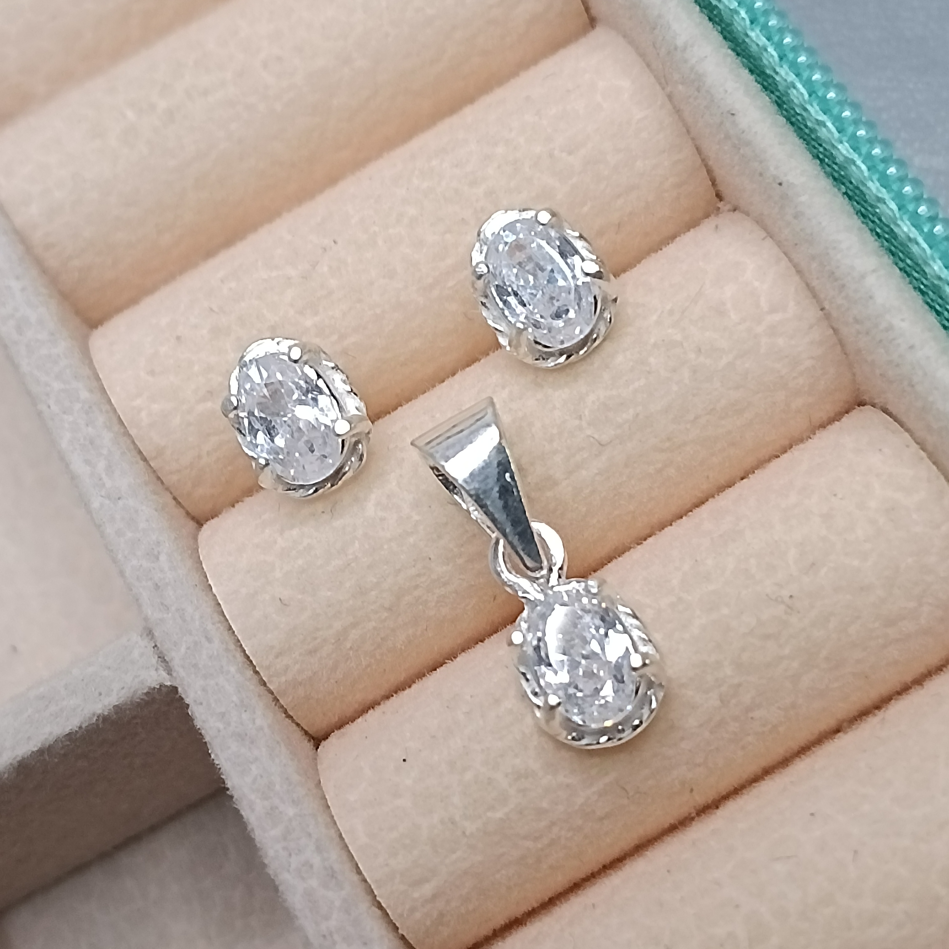 Conjunto De Prata Zirconia Oval CXA 6mm Cod:MD-CJ22
