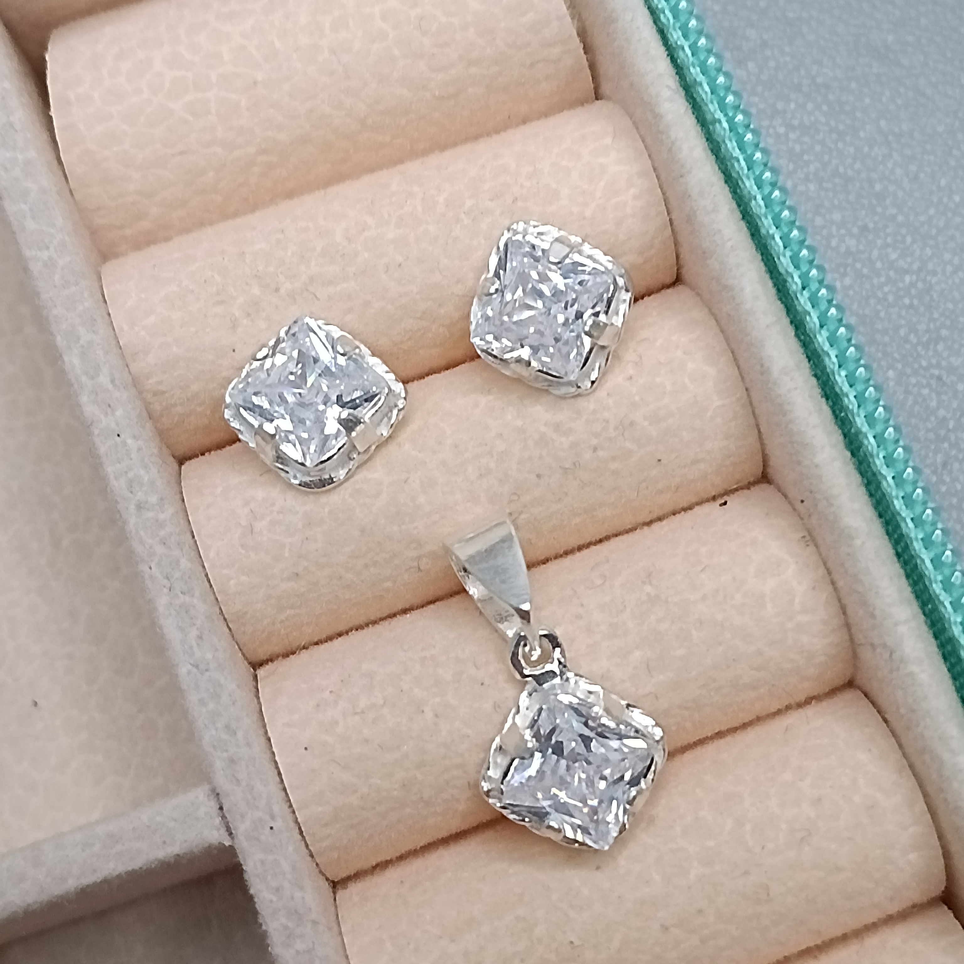 Conjunto De Prata Zirconia Quadrada CXA 6mm Cod:MD-CJ36