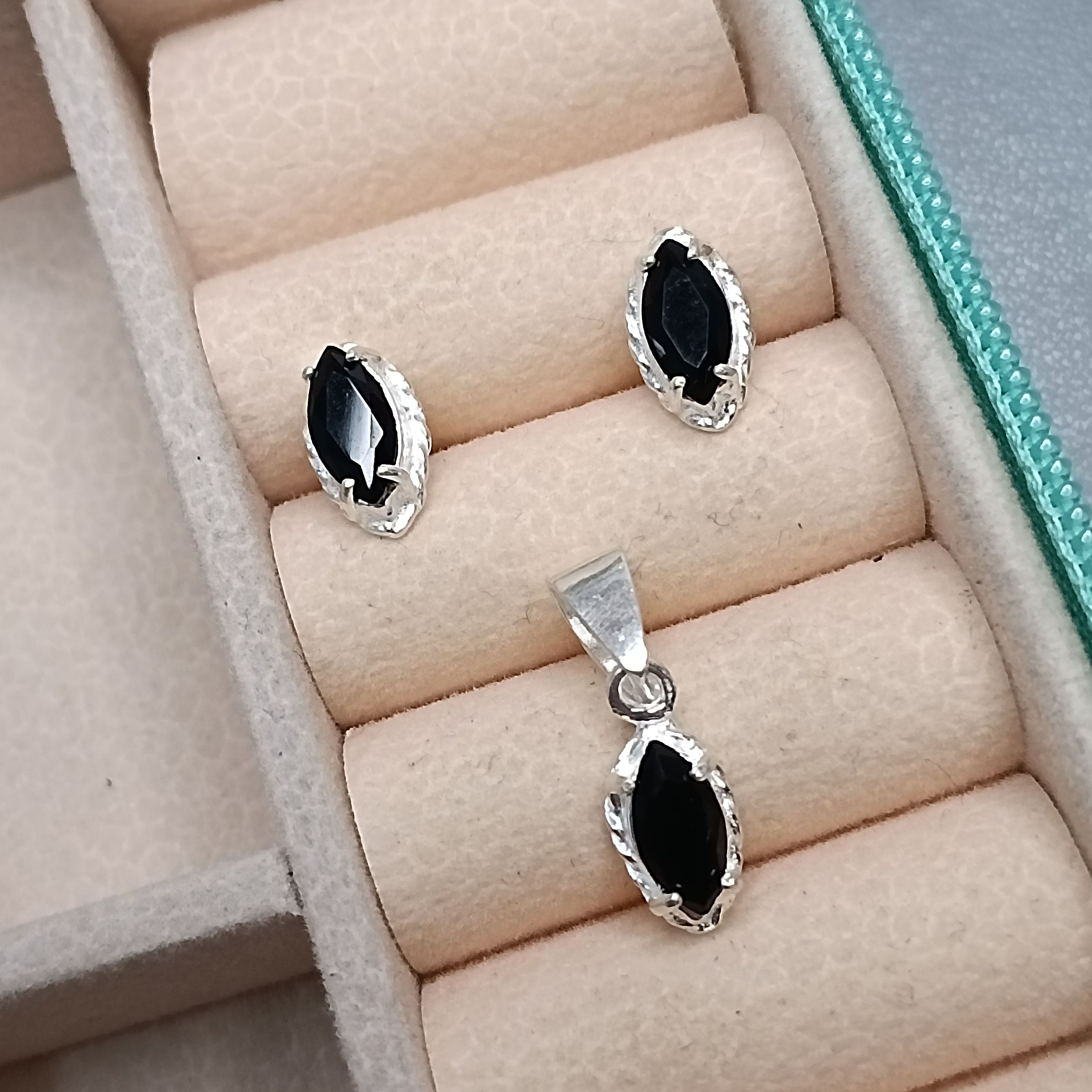 Conjunto De Prata Zirconia Navete Preta CXA 8mm Cod:MD-CJ40