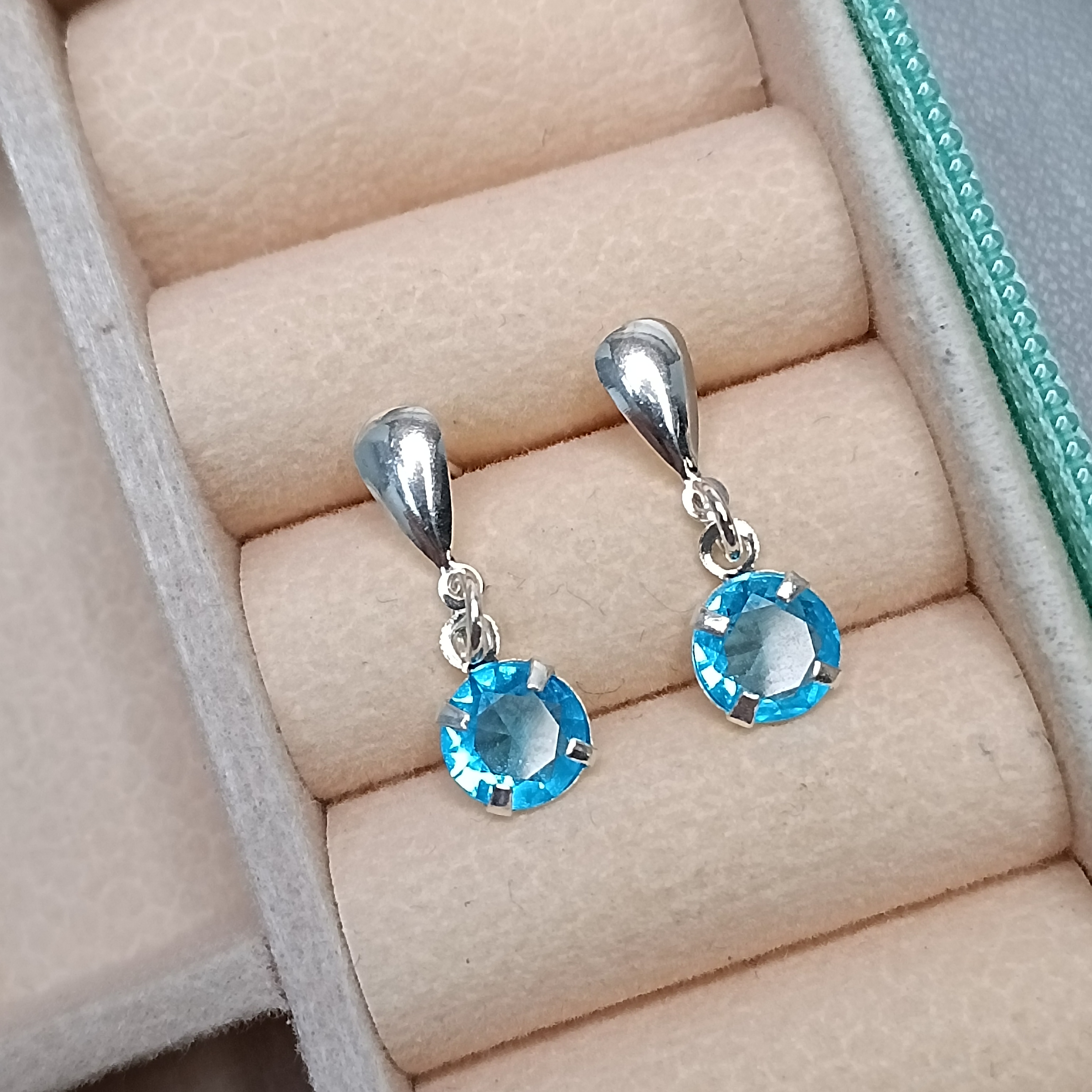 Brinco De Prata Zirconia Azul Pendente 6mm Cod:B3/14