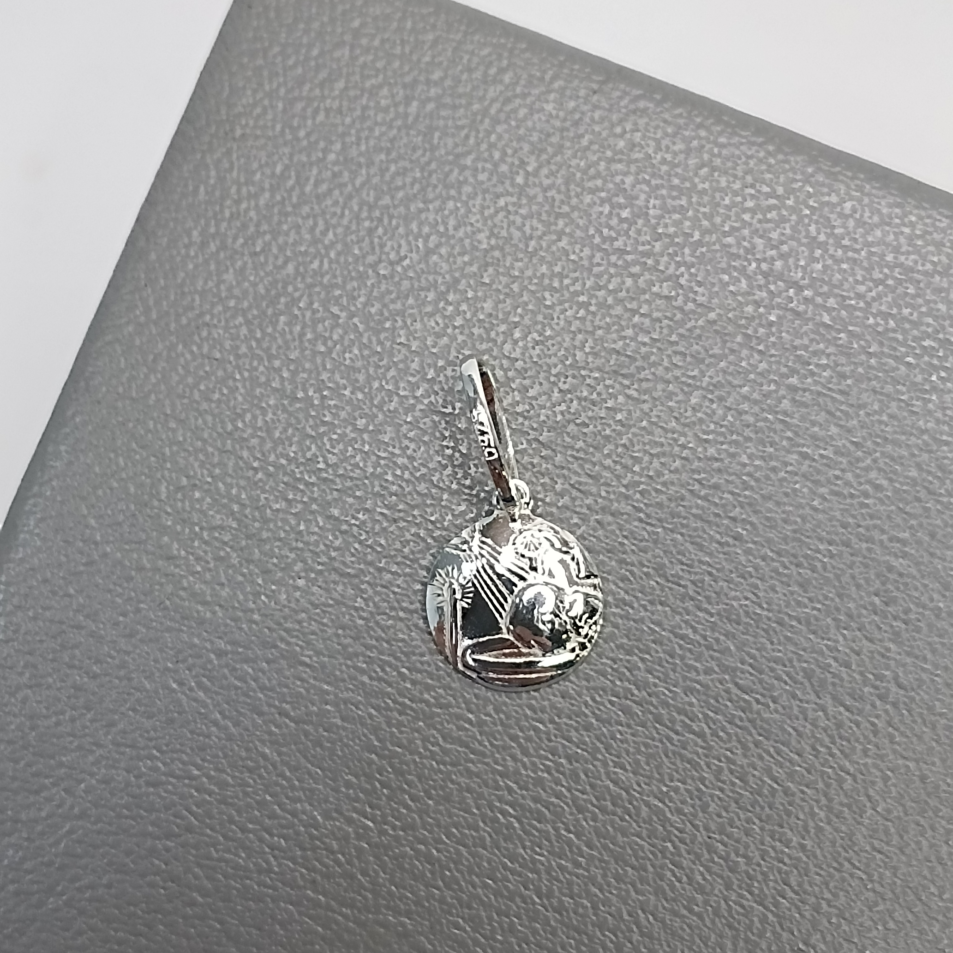Pingente De Prata Medalha Redonda De Batismo 1cm